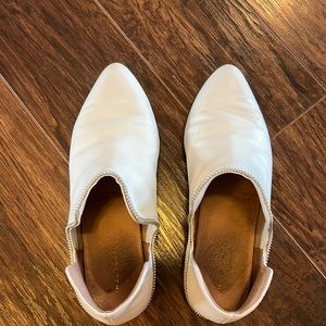 Halogen White leather booties with side cutouts